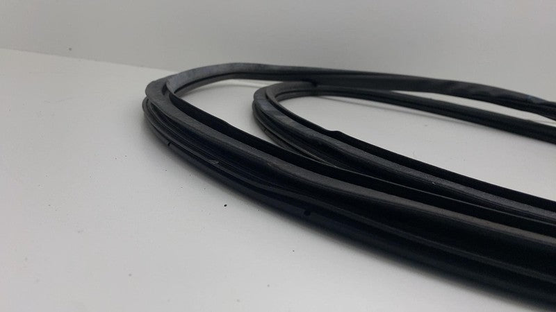 ⭕ 2016 Chevrolet Silverado 1500 Front Door Body Weatherstrip Rubber Se