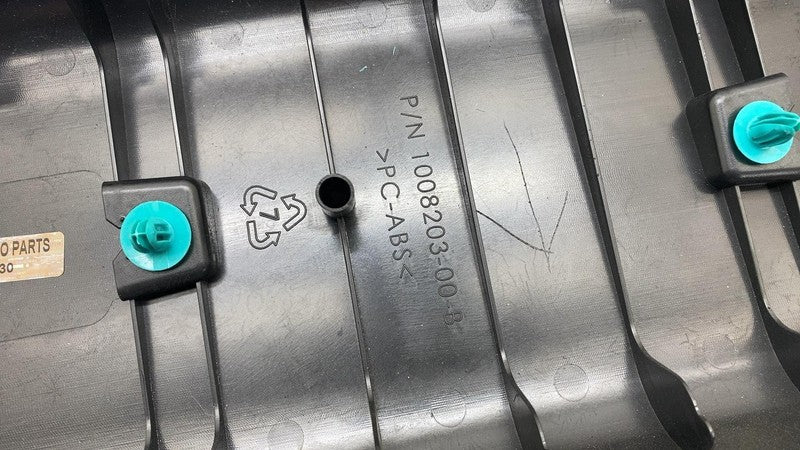 2012-2015 Tesla Model S Panoramic Roof Middle Bow Headliner Cover Asse