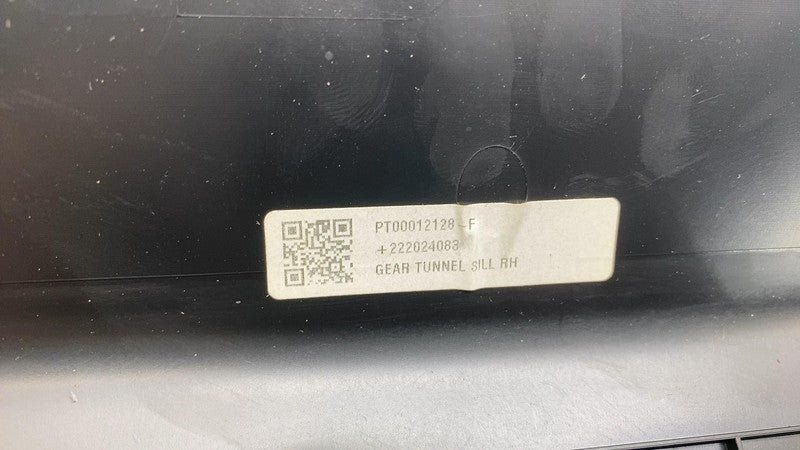 ⭕ 2022-2024 Rivian R1T Pick Up Tailgate Luggage Compartment Right Trim