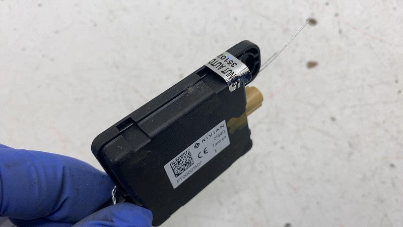 ⭕ 2022 Rivian EDV-700 Amazon Truck Keyless Antenna Module Unit OEM PT0