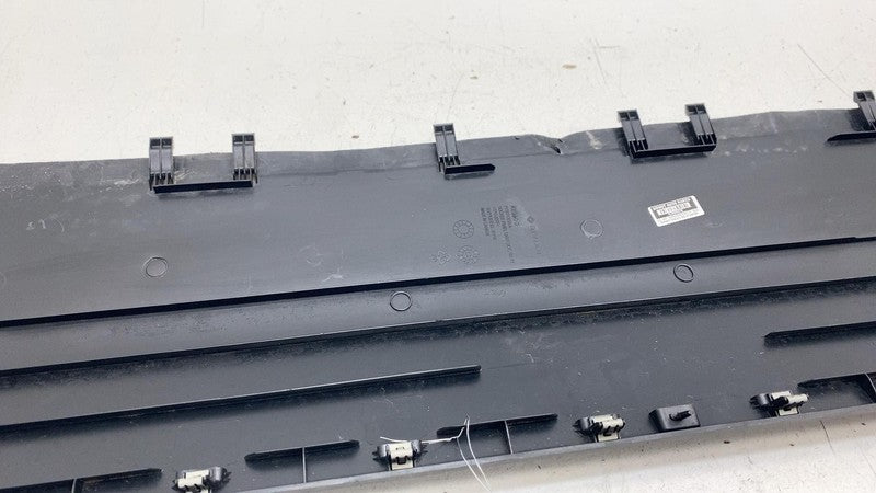 PT00742033A ⭕ 2025 Rivian R1S Passenger Side Rocker Molding Cover Panel Right PT00742033-A