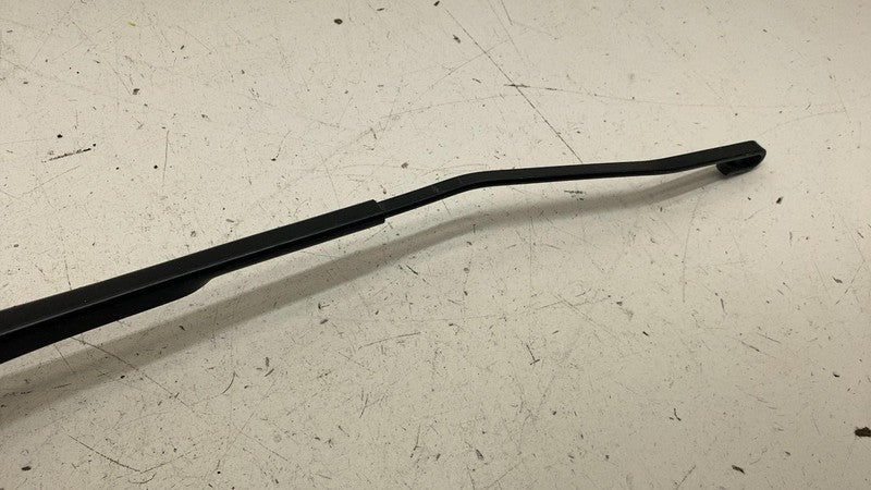 ⭕ 2025 Rivian R1S Front Passenger Side Windshield Wiper Arm Right OEM
