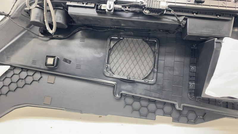 ⭕ 20-23 Lincoln Navigator Rear Driver Side Quarter Panel Lower Trim Co