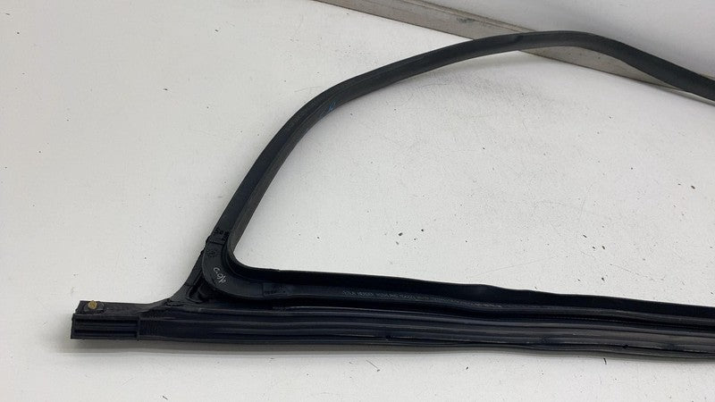 191098400D ⭕ 24-25 Model 3 Front Right Primary Body Weatherstrip Rubber Seal 1910984-00-D