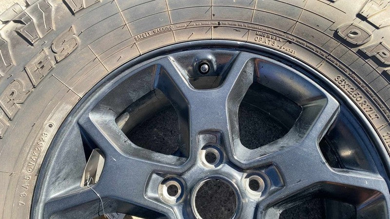 ⭕ 2019-2023 Jeep Wrangler 17x7.5 ET44.45 Wheel Rim w/ Toyo Tire 35x12.