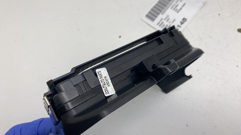 ⭕18-23 BMW 530e Center Console Wireless Device Battery Charger Pad 511