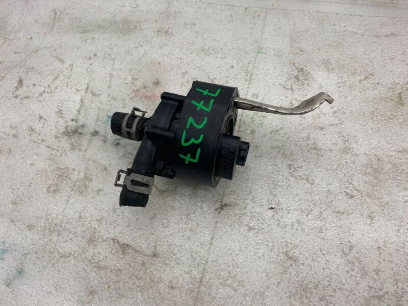 1037328 00 F 2016-2020 Tesla Model X MX Additional Coolant Auxiliary Water Pump 1037328-00-F