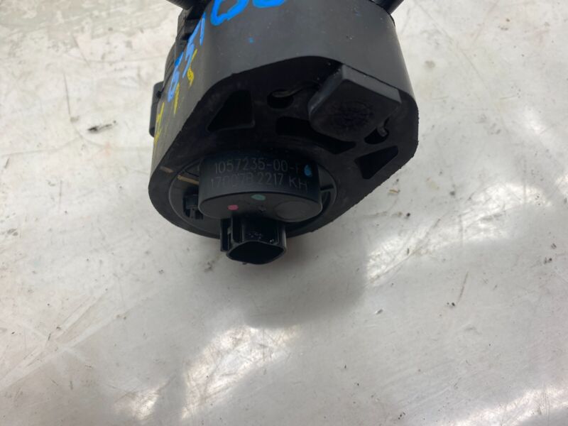 1057235 00 F 2016-2020 Tesla Model S MS Electric Auxiliary Coolant Water Pump w/ Bracket Assy