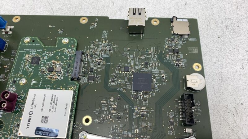2012-2015 Tesla Model S Media Control CPU Motherboard Fused Connectivity Card