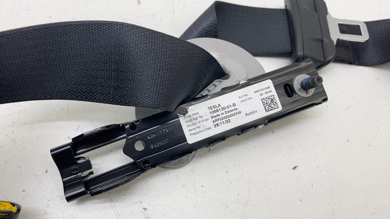 108127901H ⭕ 2017-2023 Tesla Model 3 Front Right 1st Row Seat Belt & Retractor 1081279-01-H