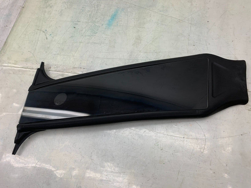 1516258 00 E ⭕ 20-23 Model Y Right Exterior B-Pillar Applique Trim w/ Camera RH 1506886-00-G