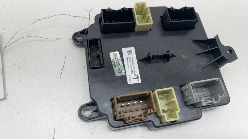 ⭕2016-2024 Tesla Model X Rear Falcon Controller Door Control Module 10