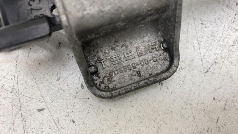 1118599-00-C 17-23 Model 3 12V Battery Upper Tie-down Bracket Strap Holder Mount 1118599-00-C