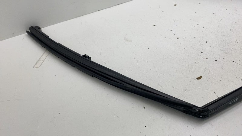 ⭕ 18-24 Navigator Front Right Door Window Glass Run Channel Seal JL1B-
