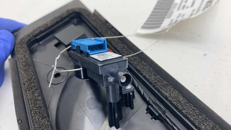 110044100D ⭕17-23 Model 3 Right B-Pillar Applique Glass Trim Molding w/ Camera 1100441-00-D