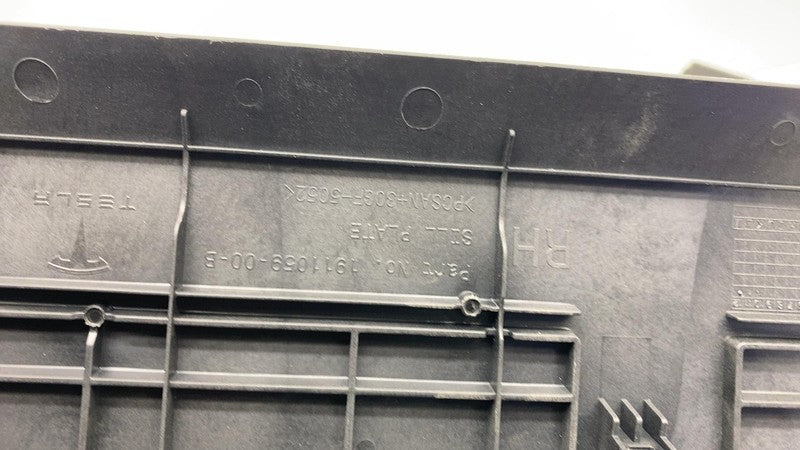 190550400D 2024-2025 Tesla Cybertruck Front Passenger Right Lower Sill Scuff Plate A-Pillar