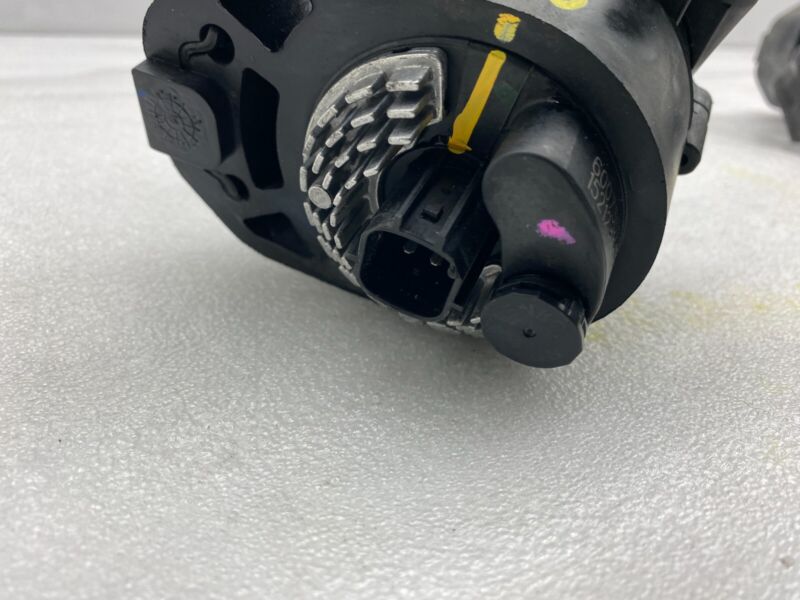 600736700E 2012-2015 Tesla Model S MS Motor Inverter Battery Coolant Auxiliary Water Pump