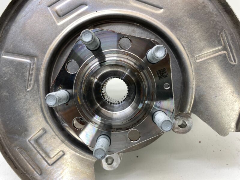 118841600F 20-24 Model Y Rear Right Spindle Knuckle w/ Wheel Hub & Dust Shield 1188416-00-F