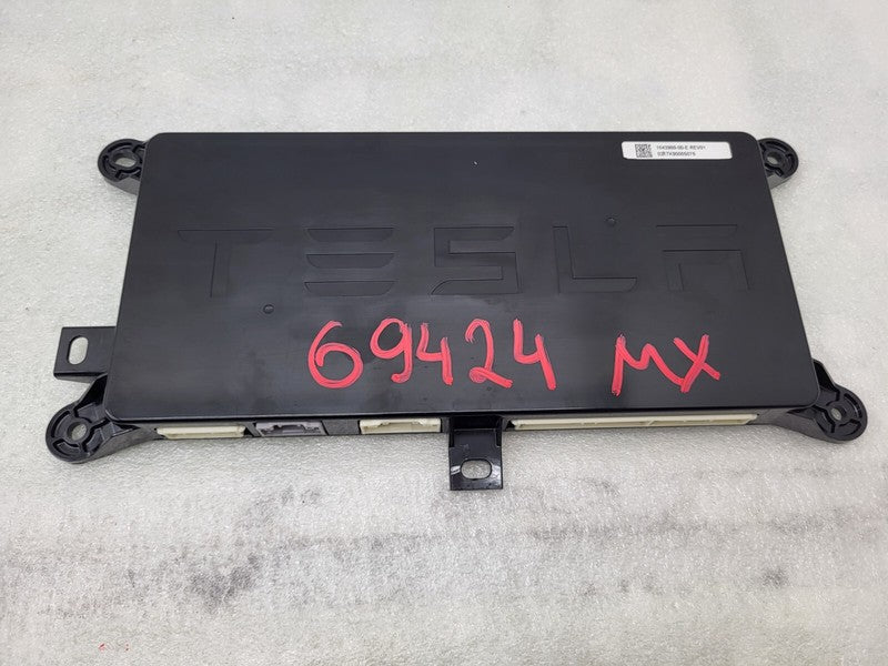 104390000E ⭕ 16-20 Model X Rear Body Chassis Control Module BCM Computer TSTD 1043900-00-E