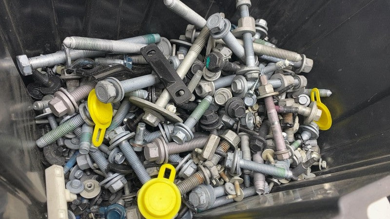 ⭕ 2025 Chrysler Pacifica Set of Bolt