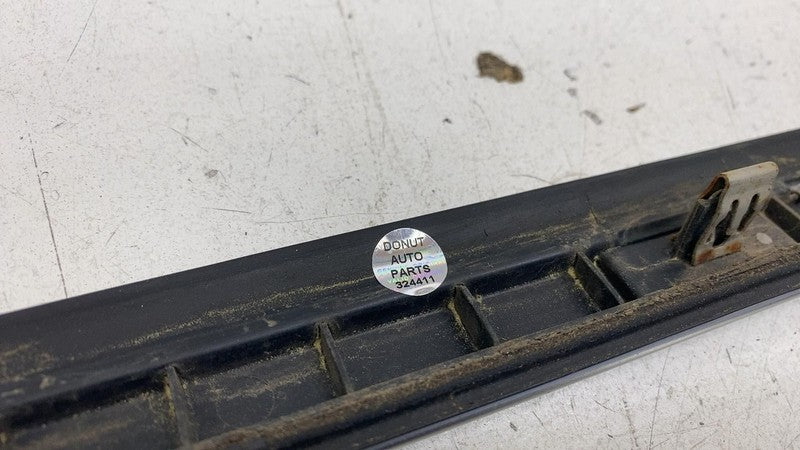 ⭕ 18-23 Lincoln Navigator Rear Passenger Side Quarter Window Molding R