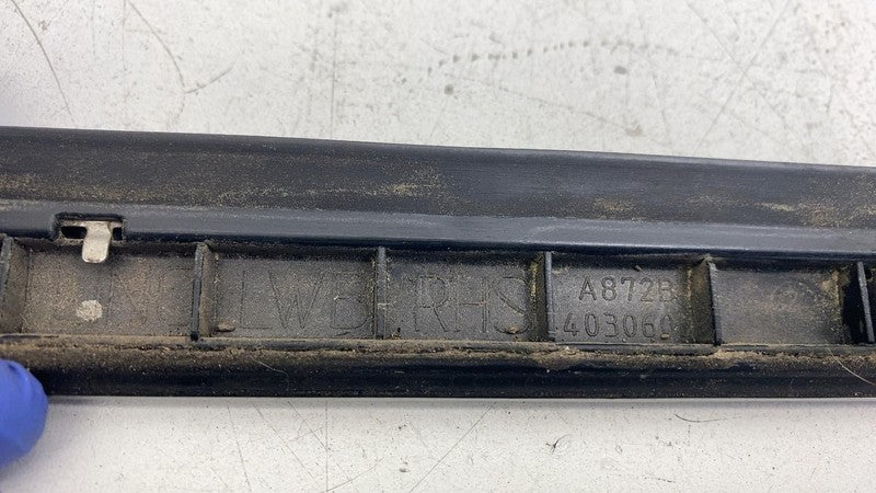 ⭕ 18-23 Lincoln Navigator Rear Passenger Side Quarter Window Molding R