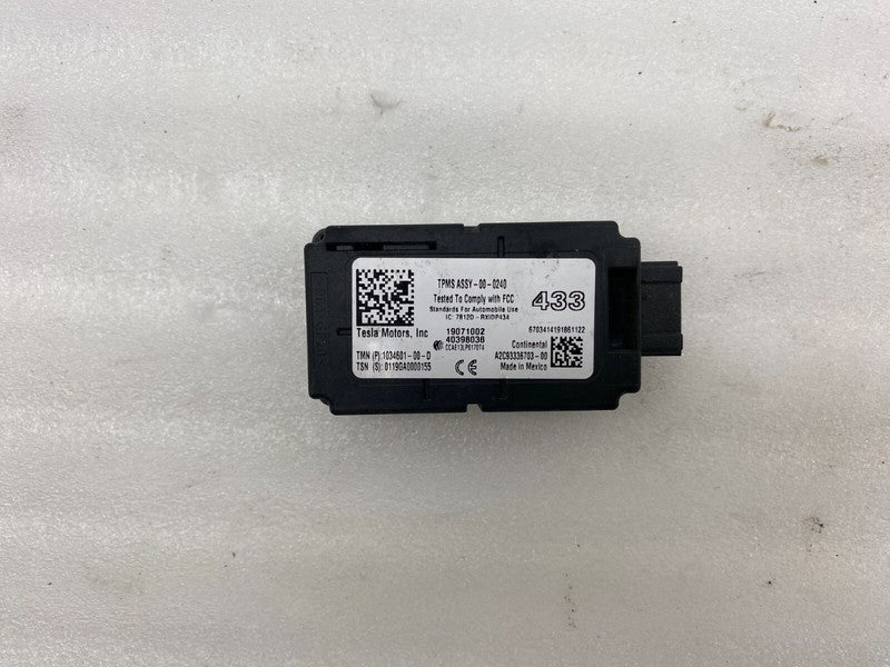 103460100D ⭕ 12-20 Model S X Tire Pressure Monitor System Module TPMS Receiver 1034601-00-D