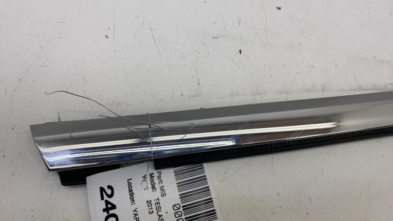 6009599 ⭕16-20 Tesla Model S Front Passenger Side Door Window Belt Molding Right 6009599