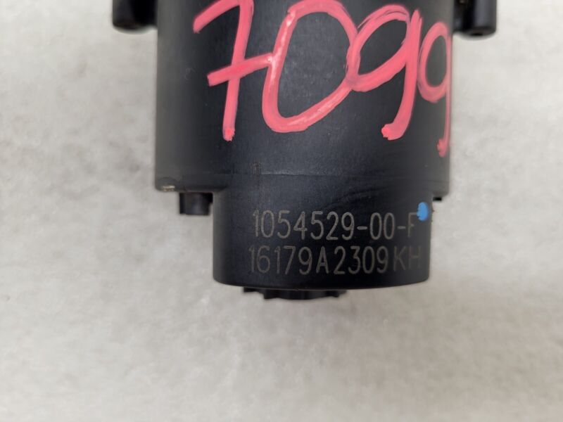 2016-2020 Tesla Model X MX Auxiliary Coolant Water Cooling Pump FWD Assembly OEM