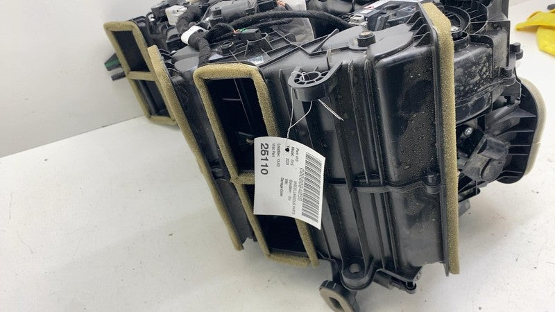 C200455738K ⭕ 2025 Rivian R1S HVAC A/C Heater Blower Housing Case Box Assembly PT00455773-G