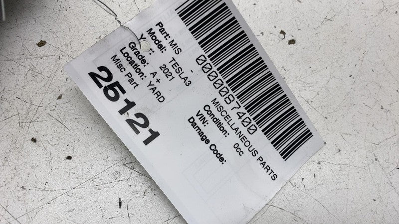 ⭕ 2017-2023 Model 3 Rear Right Retainer Wing & Tail Light Bracket 1083