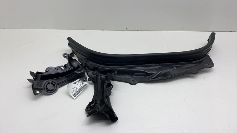 2018-2021 BMW 530e Front Underhood Cowl Center Partition Trim w/ Seal 