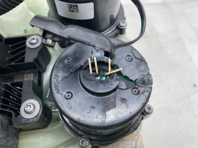 150685900D ⭕ 2021-2023 Tesla Model 3 Supermanifold Refrigerant Chiller w/ Coolant Reservoir