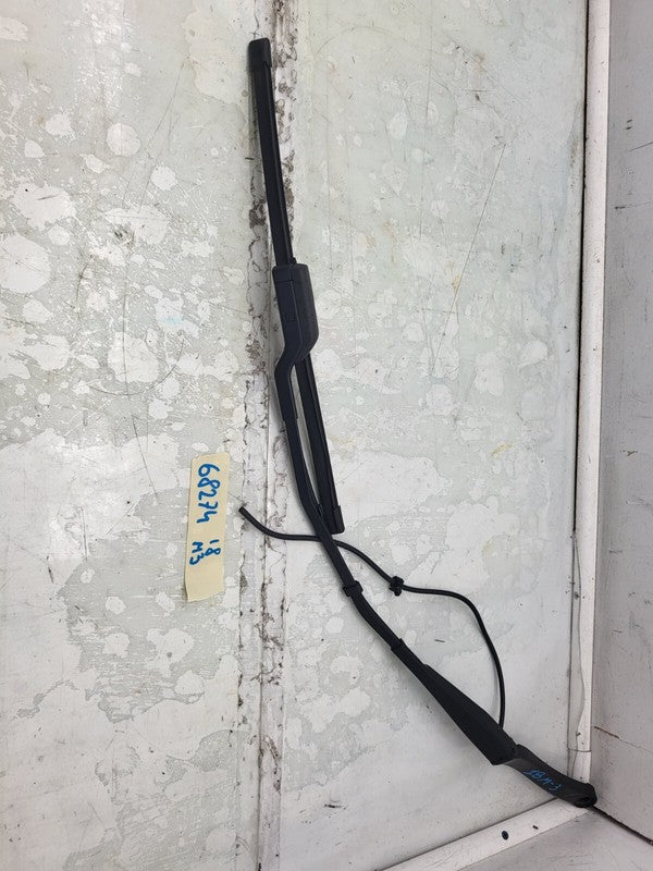 107672900A ⭕ 2017-2022 Tesla Model 3 Front Windshield Wiper Arm & Blade Right 1076729-00-A