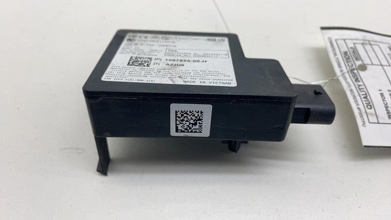 1097855 00 H 2017-2023 Tesla Model 3 M3 Rear Bumper BCM Computer Body Control Module Assy OEM
