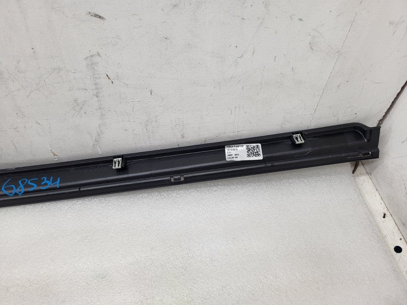 1012217-00-G ⭕ 12-23 Model S Passenger Skirt Molding Scuff Plate Right Plastic 1012217-00-G