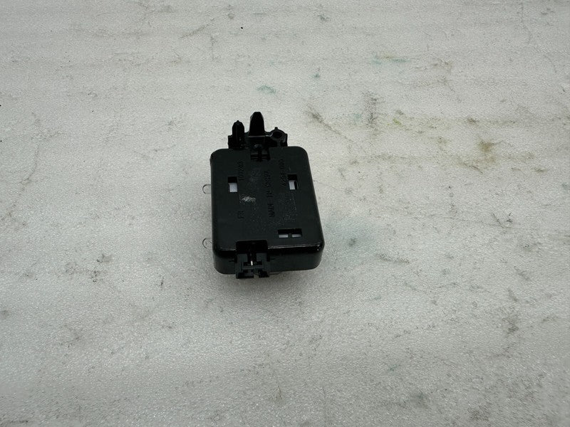 4294-000 ⭕2012-2020 Tesla Model S Interior Roof Dome Lamp Courtesy Reading Map Light Assy