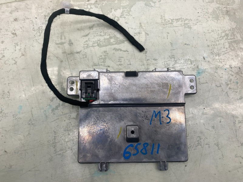 ⭕ 17-23 Model 3 Y Center Console Wireless Phone Charger Module Unit 17