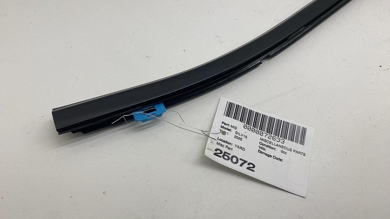 84842457 ⭕ 19-25 Chevrolet Silverado 1500 Rear Right Door Window Belt Molding RH 84842457