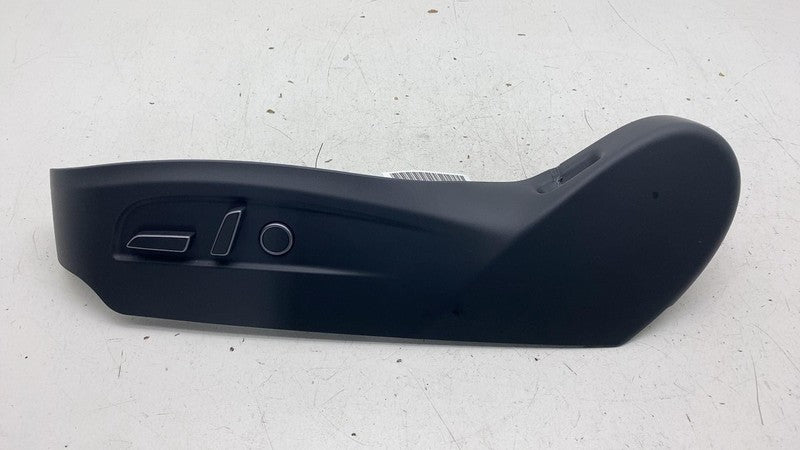 ⭕ 25-26 Tesla Model Y Front Left Seat Outboard Trim Panel w/ Switch 20