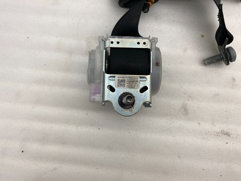 102313600A ⭕ 2012-2015 Tesla Model S Rear Left or Right 2nd Row Seat Belt & Retractor Assy