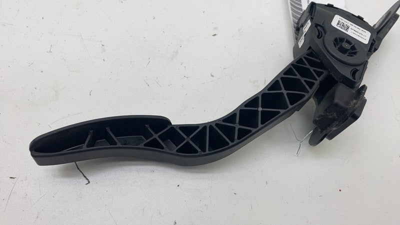⭕ 2016-2020 Tesla Model S X Accelerator Throttle Pedal Assembly BE5C 9
