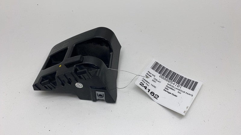 150696900B 2020-2024 Tesla Model Y MY Passenger Side Taillight Tail Lamp Bracket Right Assy