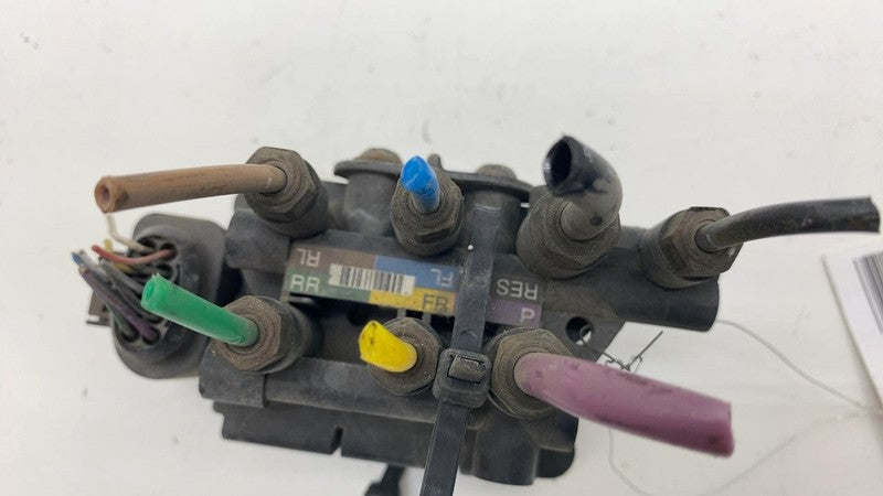⭕ 16-20 Tesla Model S X Air Suspension Main Solenoid Control Valve Blo