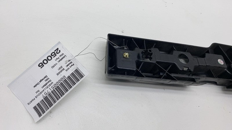 ⭕ 18-22 BMW 530e Right Center Skirt Rocker Molding Panel Support Mount