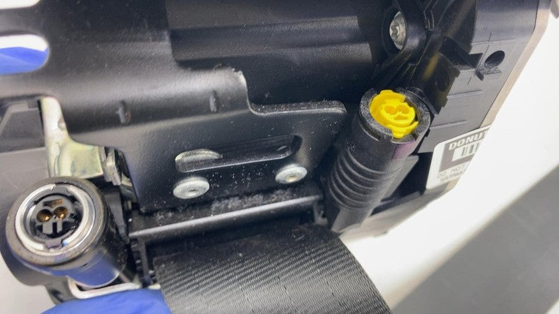 31675951 ⭕ 2021-2023 Polestar 2 Front Passenger Side Seat Belt Retractor Right 31675951