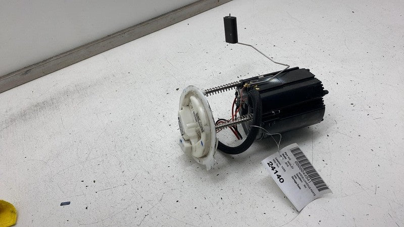 670035006 2017-2020 Maserati Levante Engine Motor Gas Fuel Pump w/ Level Sensor Assembly