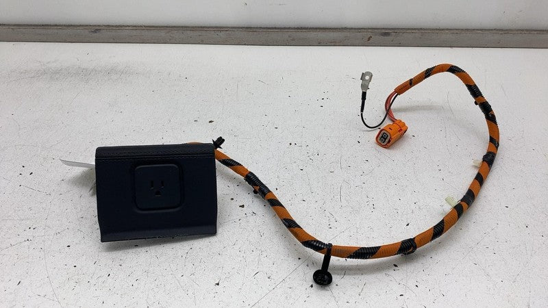 PT00038266C ⭕ 2022-2024 Rivian R1T R1S Lower Center Console Wiring w/ Outlet PT00038266-C