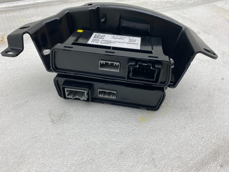 100751100A ⭕ 12-20 Model S Park Brake & Assist + Power Liftgate Control Module 1007618-00-J