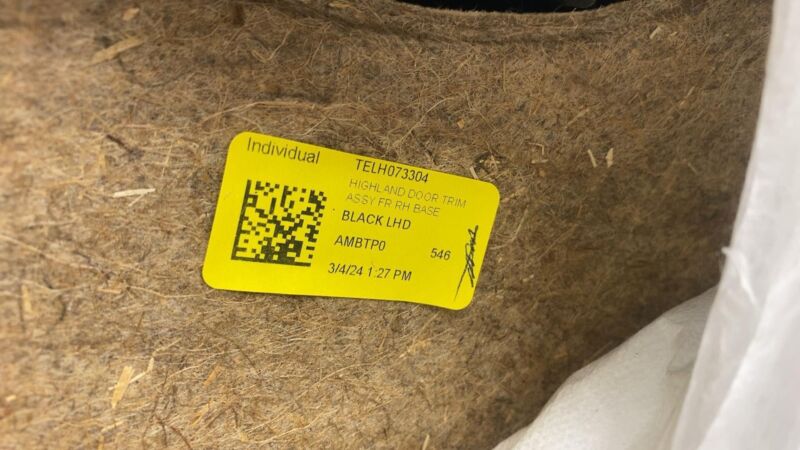 ⭕ 2024 2025 Tesla Model 3 Front Passenger Highland Door Panel Trim Card Right